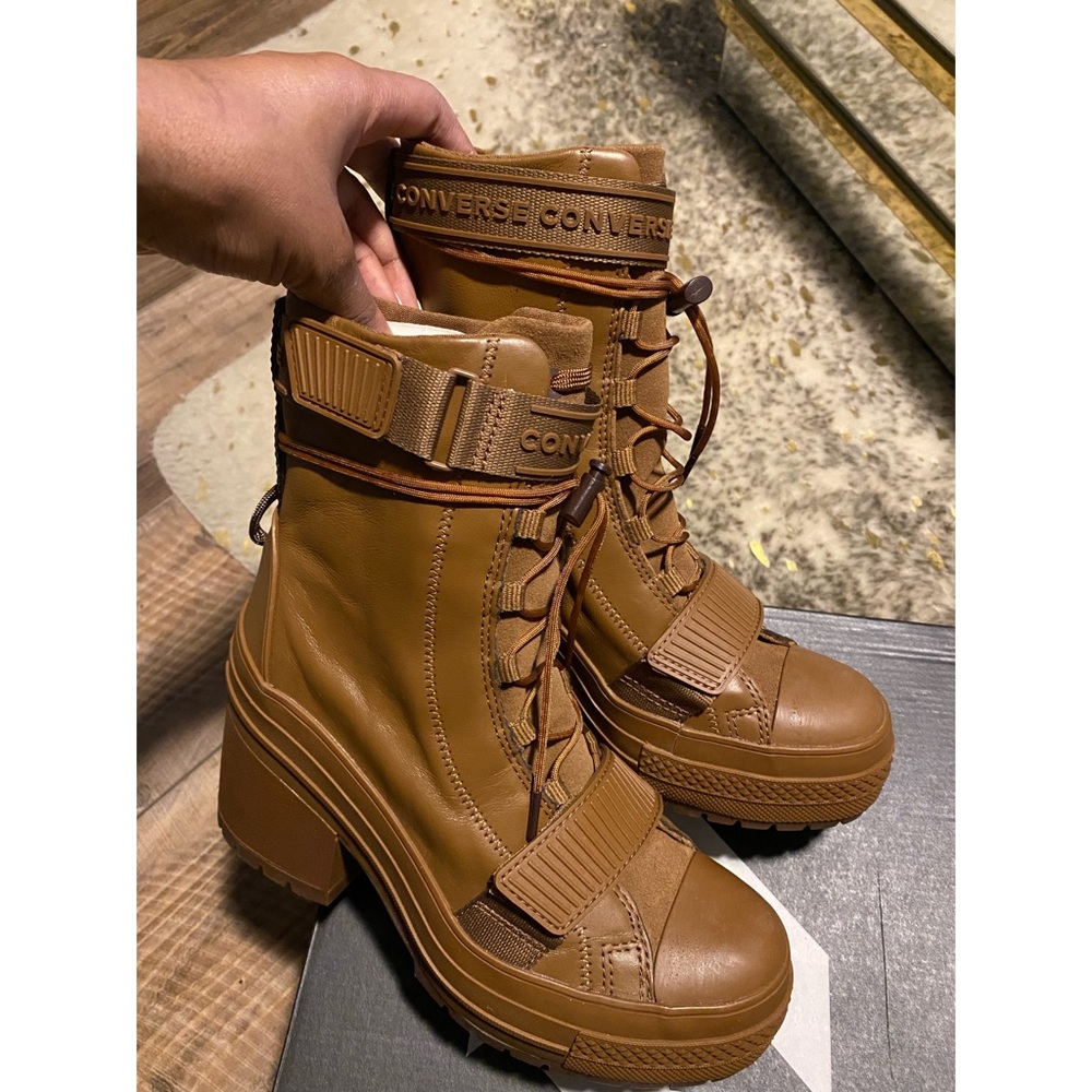 Converse boot